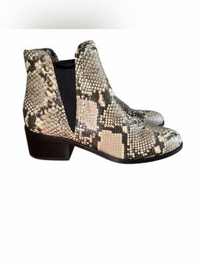 Steve Madden Cade Natural Snake Print Studded Ankle Chelsea Boots Size 8.5